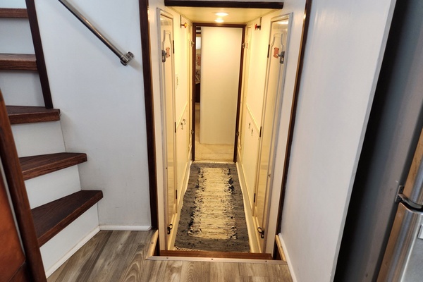 PUDDY TAT III 53ft Hatteras Yacht For Sale