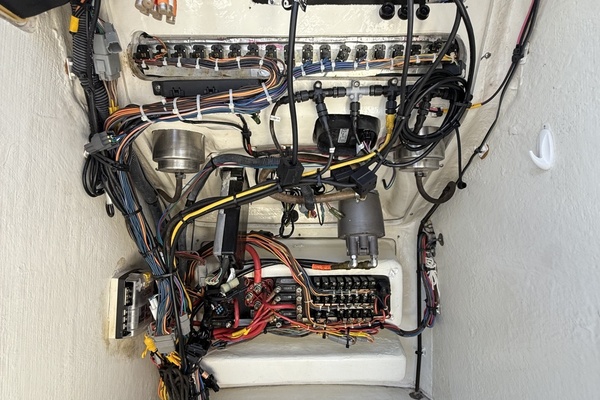 25ft Pathfinder Yacht For Sale