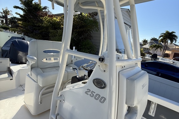 25ft Pathfinder Yacht For Sale