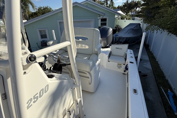 25ft Pathfinder Yacht For Sale