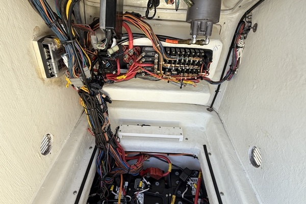 25ft Pathfinder Yacht For Sale