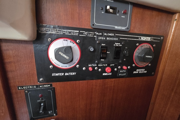 Divan San 42ft Hunter Yacht For Sale