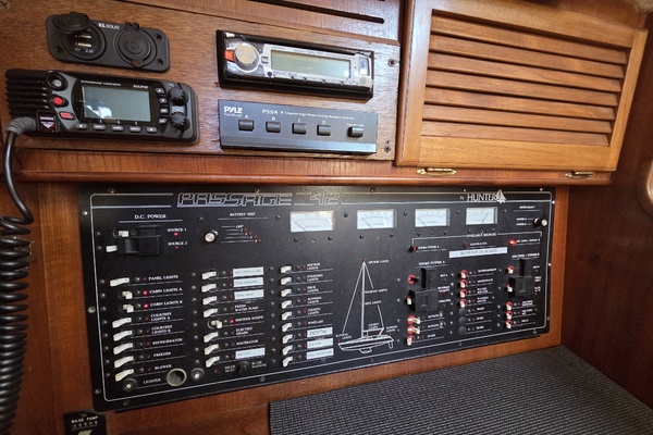 Divan San 42ft Hunter Yacht For Sale