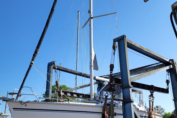 Divan San 42ft Hunter Yacht For Sale