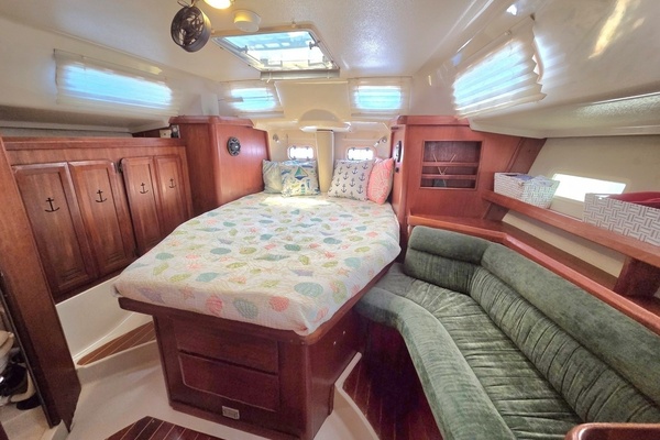Divan San 42ft Hunter Yacht For Sale