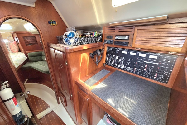 Divan San 42ft Hunter Yacht For Sale