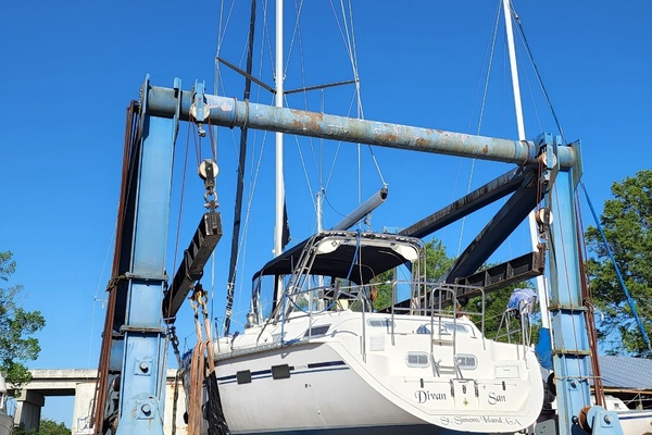 Divan San 42ft Hunter Yacht For Sale