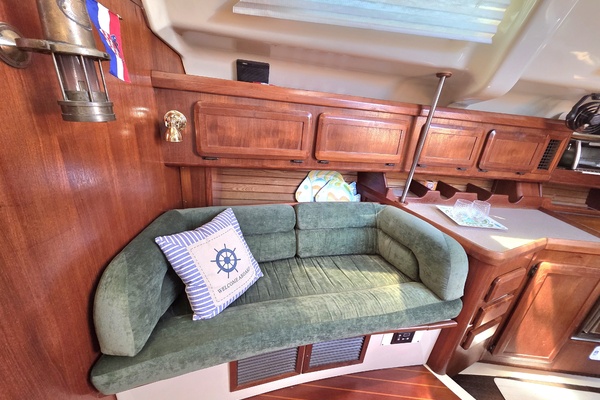 Divan San 42ft Hunter Yacht For Sale