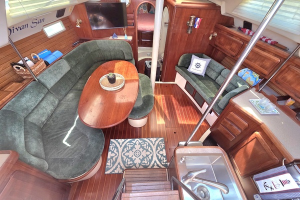 Divan San 42ft Hunter Yacht For Sale