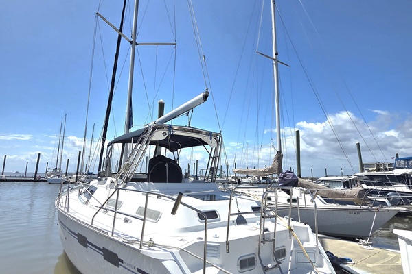 Divan San 42ft Hunter Yacht For Sale