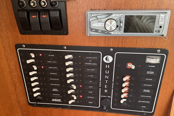 2002 Hunter 326  ldquo The Master Plan rdquo  32ft Hunter Yacht For Sale