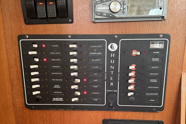 2002 Hunter 326  ldquo The Master Plan rdquo  32ft Hunter Yacht For Sale