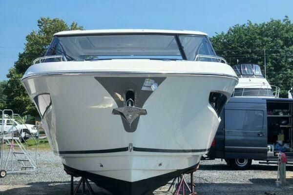 Meant To Be 36ft Greenline Yacht For Sale
