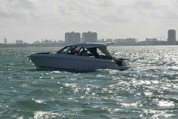 Meant To Be 36ft Greenline Yacht For Sale