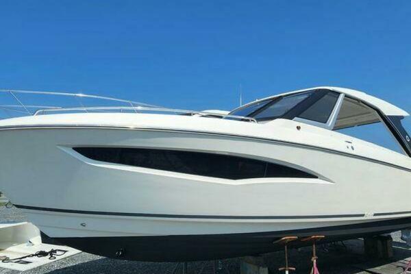 Meant To Be 36ft Greenline Yacht For Sale