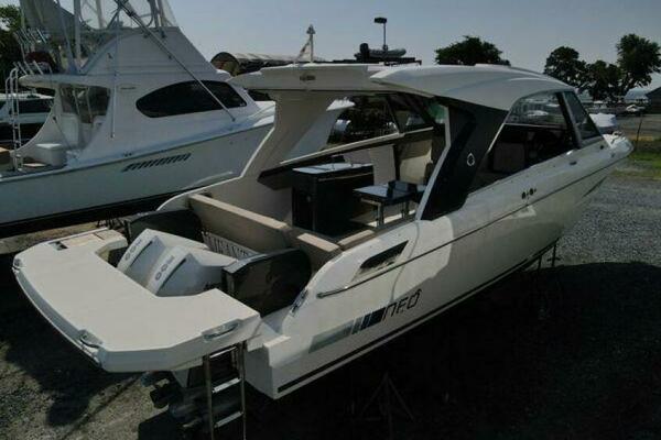 Meant To Be 36ft Greenline Yacht For Sale
