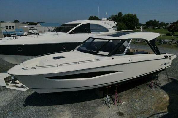 Meant To Be 36ft Greenline Yacht For Sale
