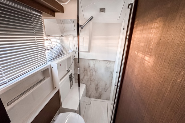 43ft Wellcraft Yacht For Sale