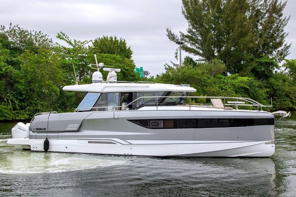 43ft Wellcraft Yacht For Sale