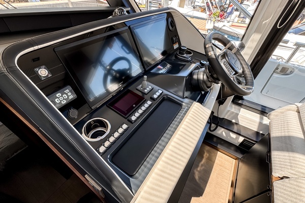 Wellcraft 44 Explorer Yacht For Sale