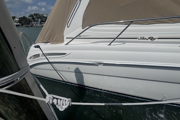 Photo of the 1999 Sea Ray 
