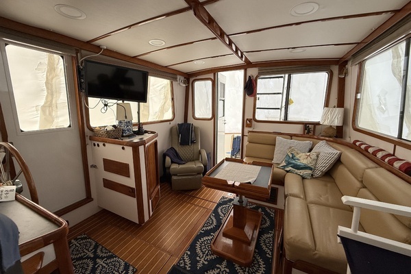 Photo of the 1996 Legacy Yachts 