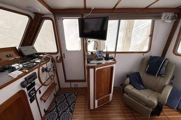 Photo of the 1996 Legacy Yachts 