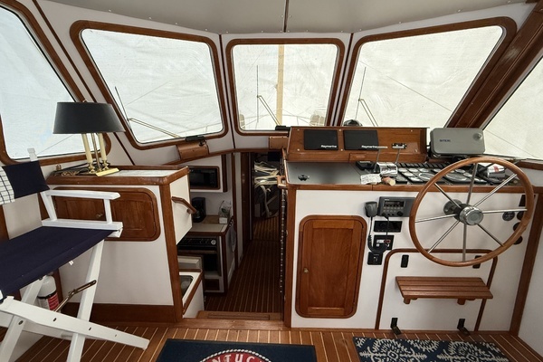 Photo of the 1996 Legacy Yachts 