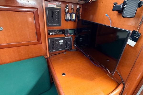 KIKI 32ft Beneteau Yacht For Sale