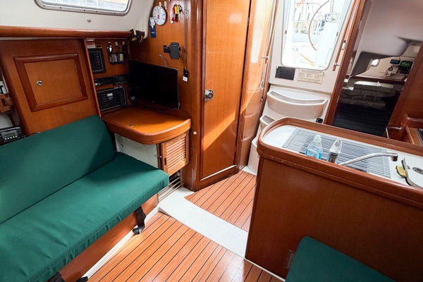 KIKI 32ft Beneteau Yacht For Sale