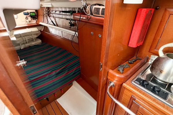 KIKI 32ft Beneteau Yacht For Sale