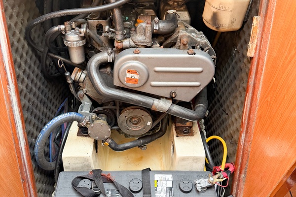 KIKI 32ft Beneteau Yacht For Sale