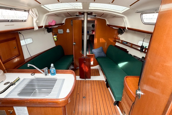 KIKI 32ft Beneteau Yacht For Sale