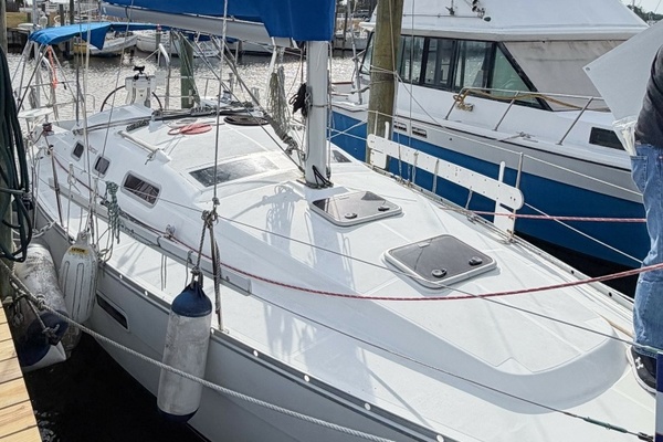 2007 Beneteau 323