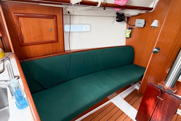 KIKI 32ft Beneteau Yacht For Sale