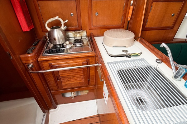 KIKI 32ft Beneteau Yacht For Sale