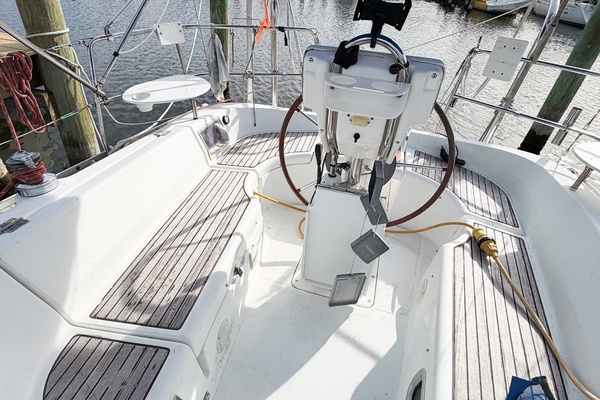 KIKI 32ft Beneteau Yacht For Sale