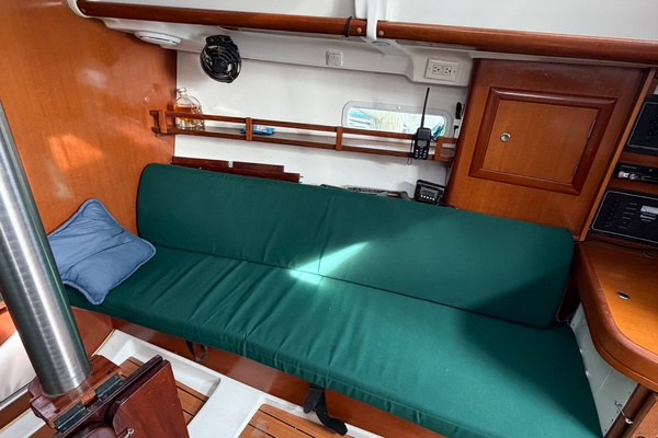 KIKI 32ft Beneteau Yacht For Sale