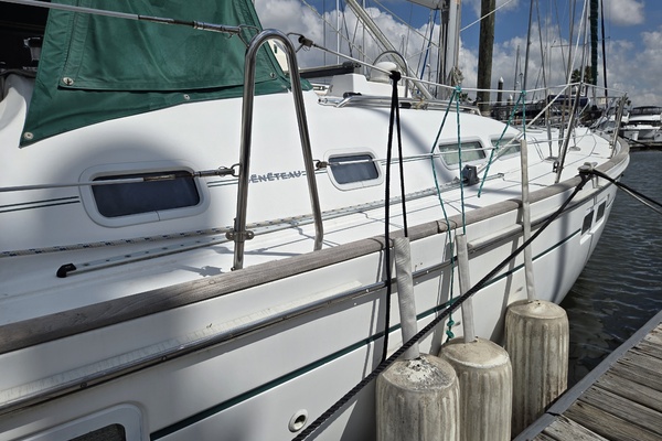 Ho onalu 42ft Beneteau Yacht For Sale