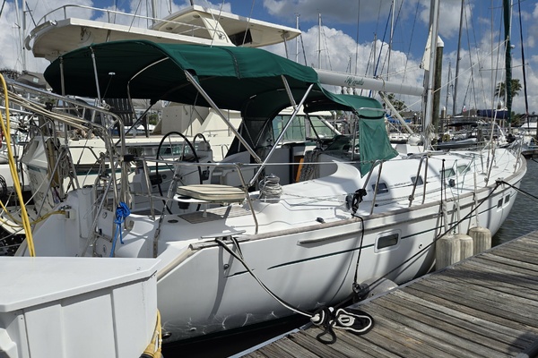 Ho onalu 42ft Beneteau Yacht For Sale