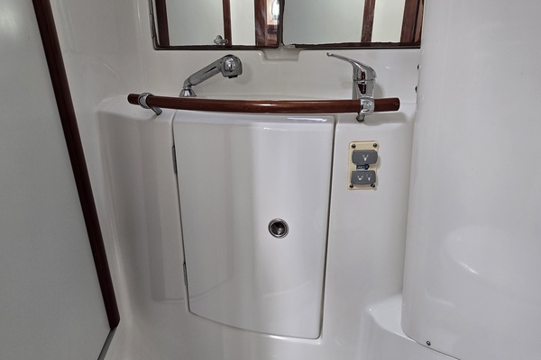 Ho onalu 42ft Beneteau Yacht For Sale