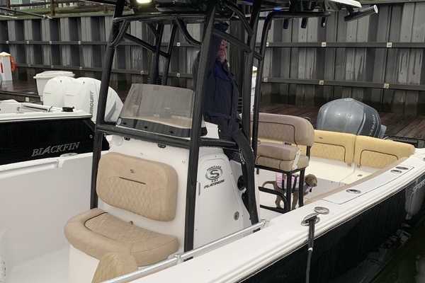 Photo of the 2019 Sportsman Heritage 231 Center Console