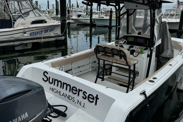 Photo of the 2019 Sportsman Heritage 231 Center Console
