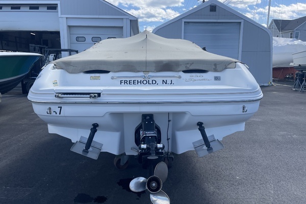 Photo of the 2000 Sea Ray 230 Signature
