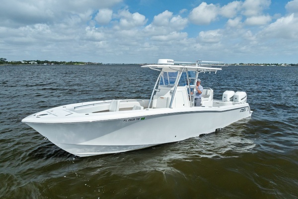 33ft Invincible Yacht For Sale