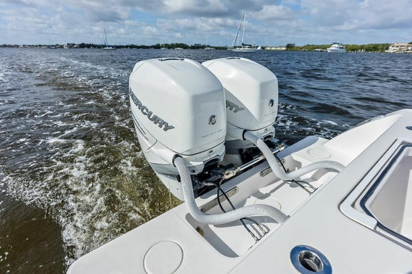 33ft Invincible Yacht For Sale