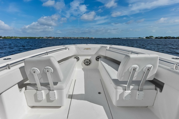 33ft Invincible Yacht For Sale