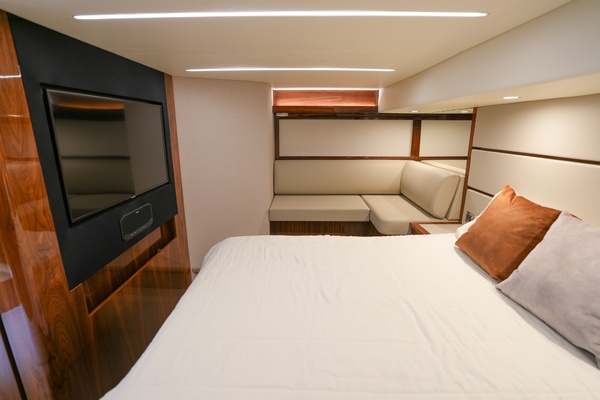 FRINGE BENEFIT IV 57ft Riviera Yacht For Sale