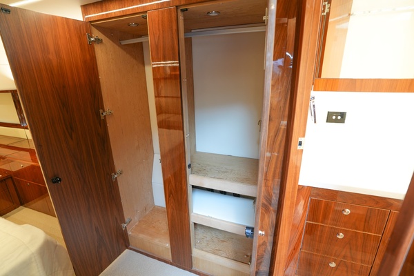 FRINGE BENEFIT IV 57ft Riviera Yacht For Sale