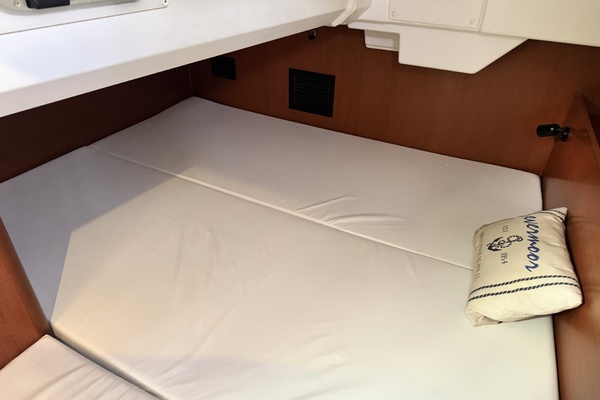 Akvavit 38ft Beneteau Yacht For Sale